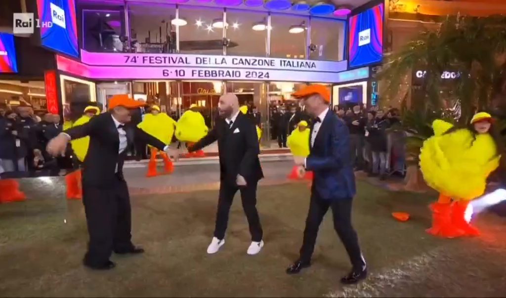 John Travolta, Kontroverse in Sanremo 2024: Zensur des Rai-Videos und Gütesiegel mit versteckter Werbung