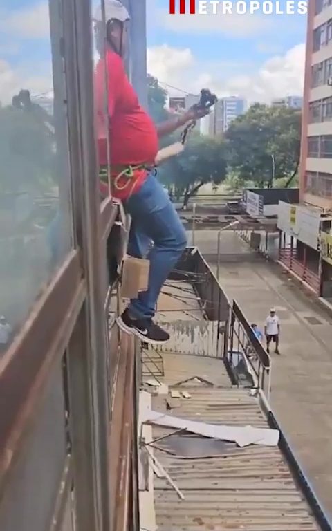 Choques de teleférico durante curso de rescate: video impactante