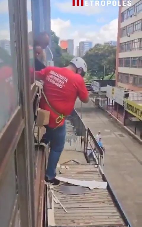 Choques de teleférico durante curso de rescate: video impactante