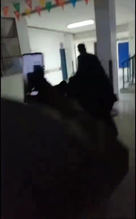 Joven que se creía muerta despierta en una bolsa de la morgue: impactante video