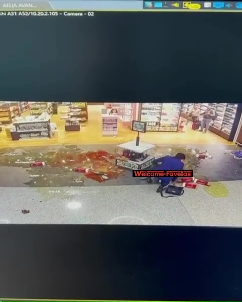 Azafata despedida arrasa duty free: pánico en el aeropuerto, impactante vídeo