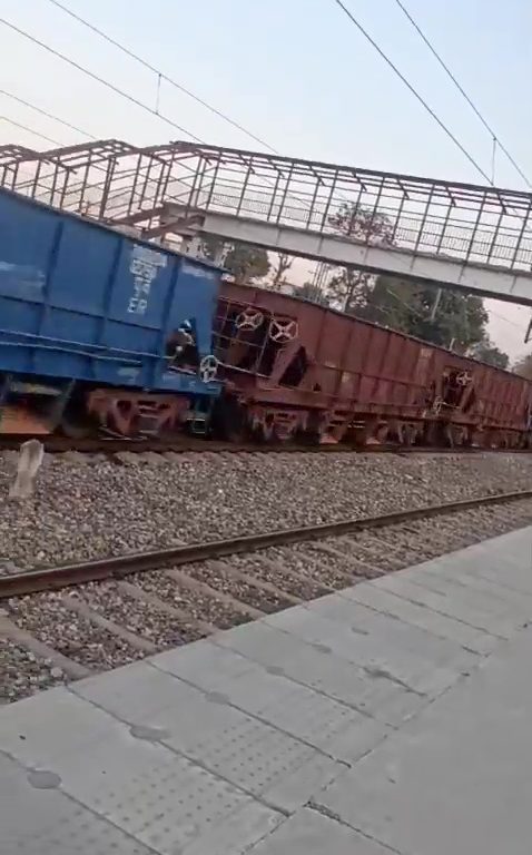 Treno merci fantasma, per 70 km sfreccia senza conducente a oltre 100 km/h