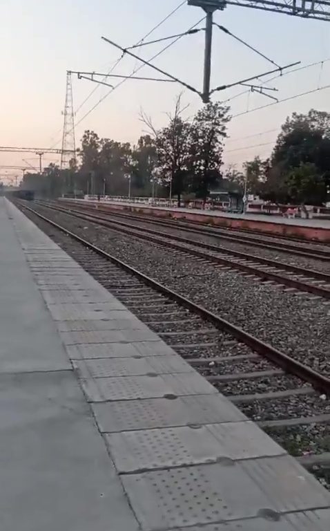 Treno merci fantasma, per 70 km sfreccia senza conducente a oltre 100 km/h