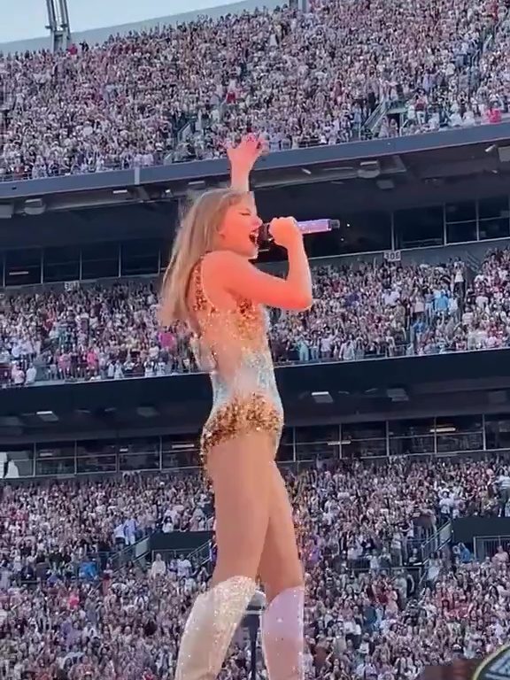 Shane Lynch de Boyzone acusa a Taylor Swift de realizar rituales satánicos en conciertos