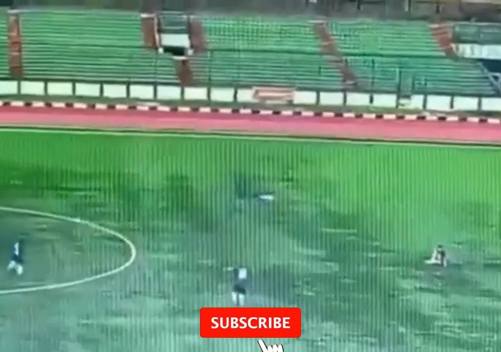 Rayo cae en un campo: muere futbolista de 35 años, impactante vídeo