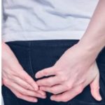 Per scherzo gli infila compressore nel retto e gli fa esplodere l'intestino: morto
