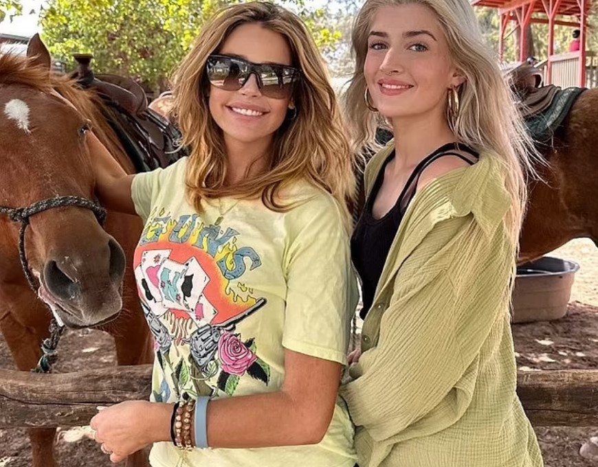 Sami Sheen debutta nell'hard ok da mamma Denise Richards e papà Charlie Sheen