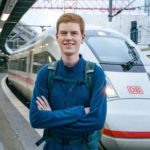 Senza casa vive in treno (in prima classe) e spende solo 9mila euro l'anno