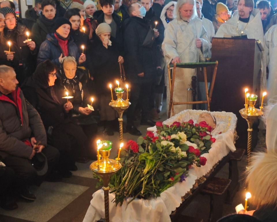 Alexej Nawalnys Leiche im Sarg wurde Tausenden Menschen gezeigt