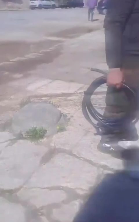 Mazara del Vallo, olvida el freno de mano y acaba en el mar (otra vez)