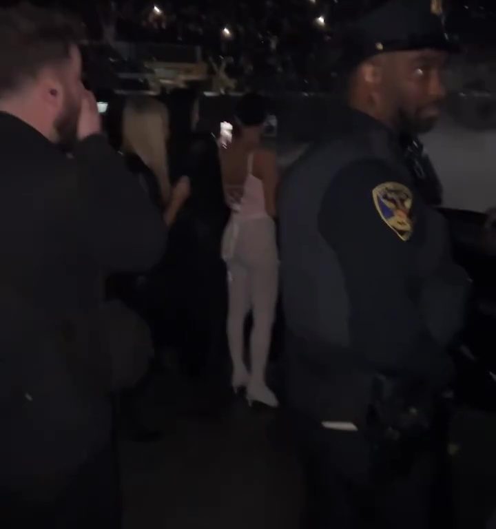 Kim Kardashian et Bianca Censori ensemble au concert de Kanye West