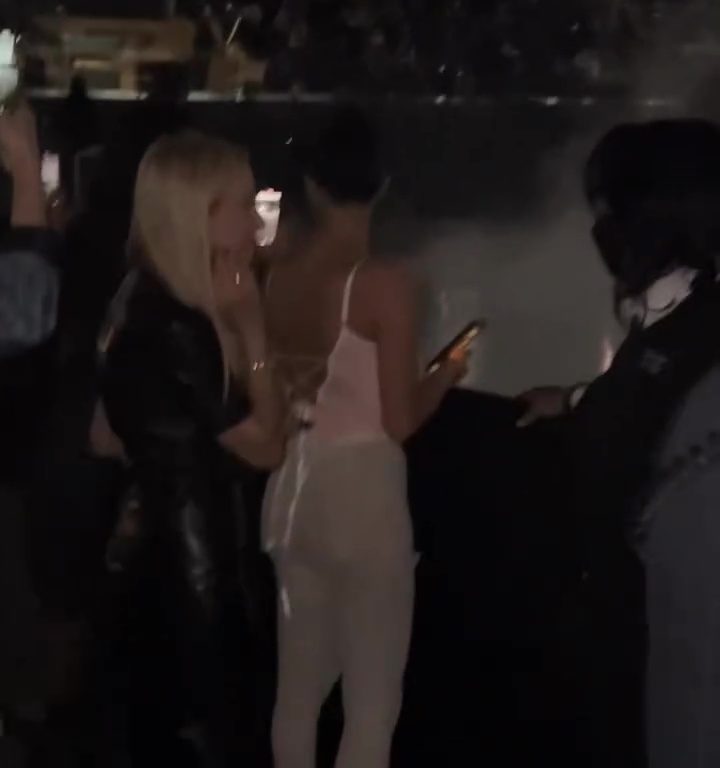 Kim Kardashian y Bianca Censori juntas en el concierto de Kanye West