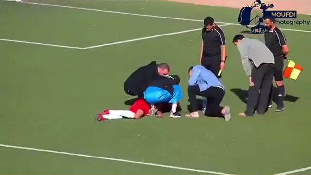 Coup de pied au ventre lors d'un match : un footballeur de 17 ans est décédé