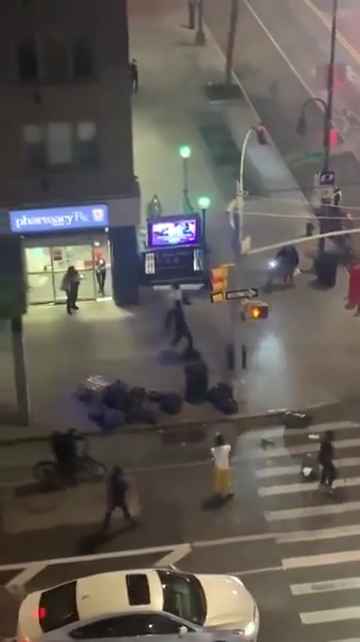 Femme frappée dans la rue, des passants massacrent l'agresseur : vidéo choc