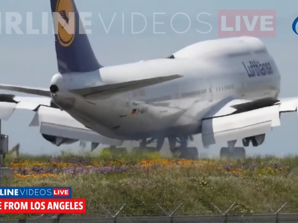 Avión rebota en la pista durante el aterrizaje: terror a bordo