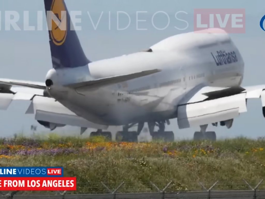 Avión rebota en la pista durante el aterrizaje: terror a bordo