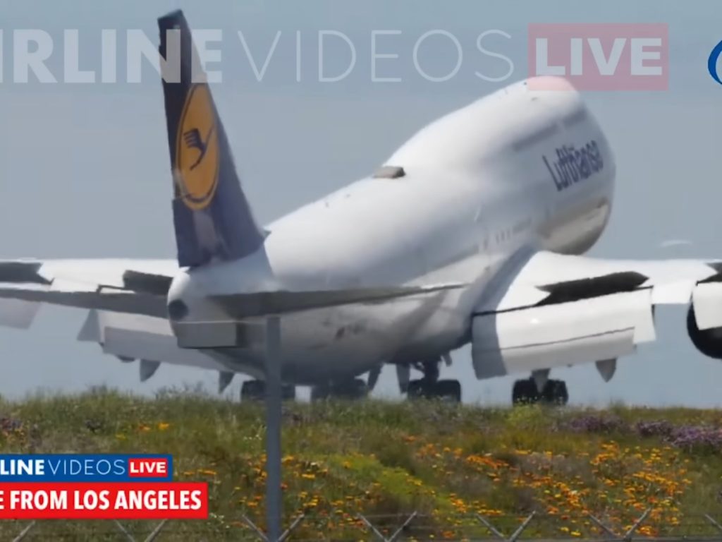 Un avion rebondit sur la piste lors de l'atterrissage : terreur à bord