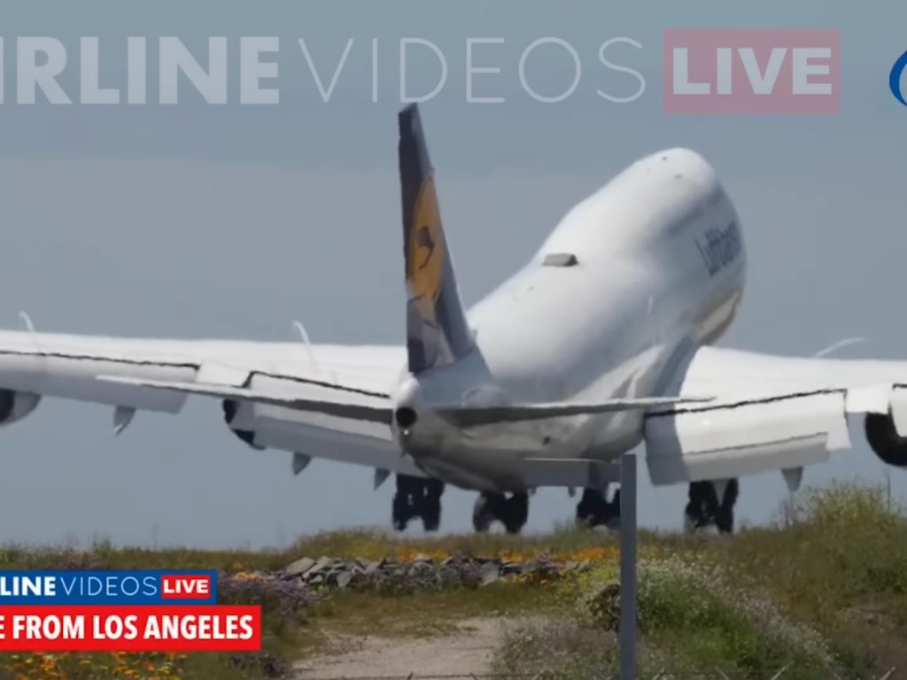 Avión rebota en la pista durante el aterrizaje: terror a bordo