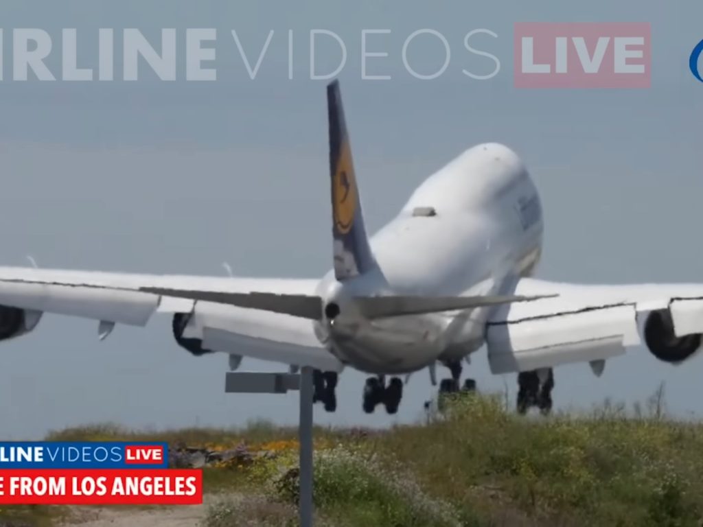 Avión rebota en la pista durante el aterrizaje: terror a bordo