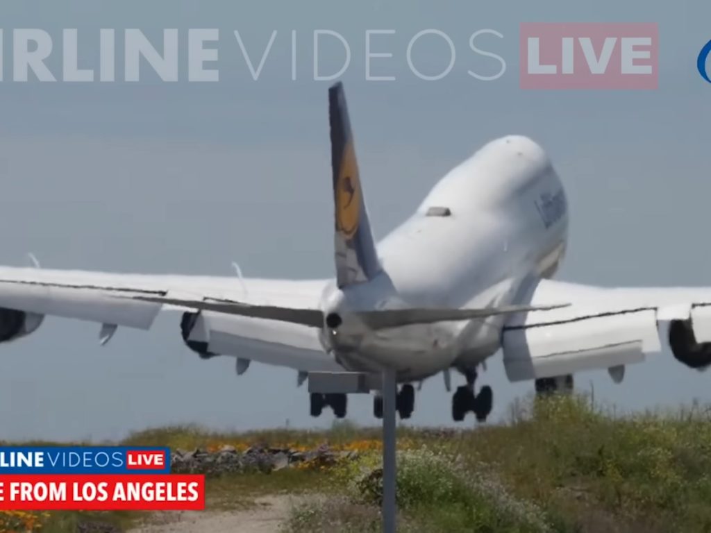 Avión rebota en la pista durante el aterrizaje: terror a bordo