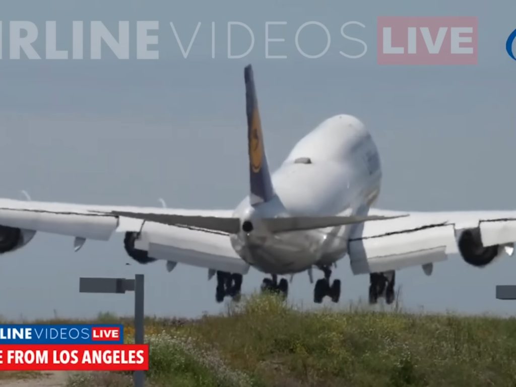 Avión rebota en la pista durante el aterrizaje: terror a bordo