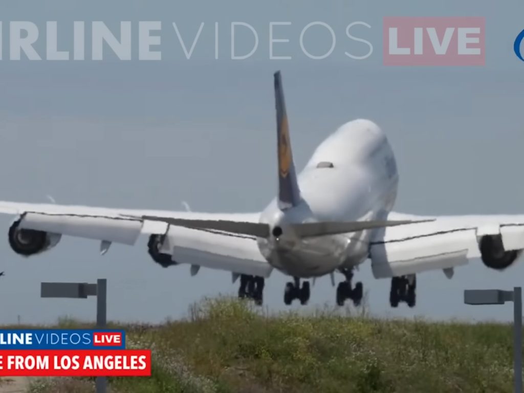 Avión rebota en la pista durante el aterrizaje: terror a bordo