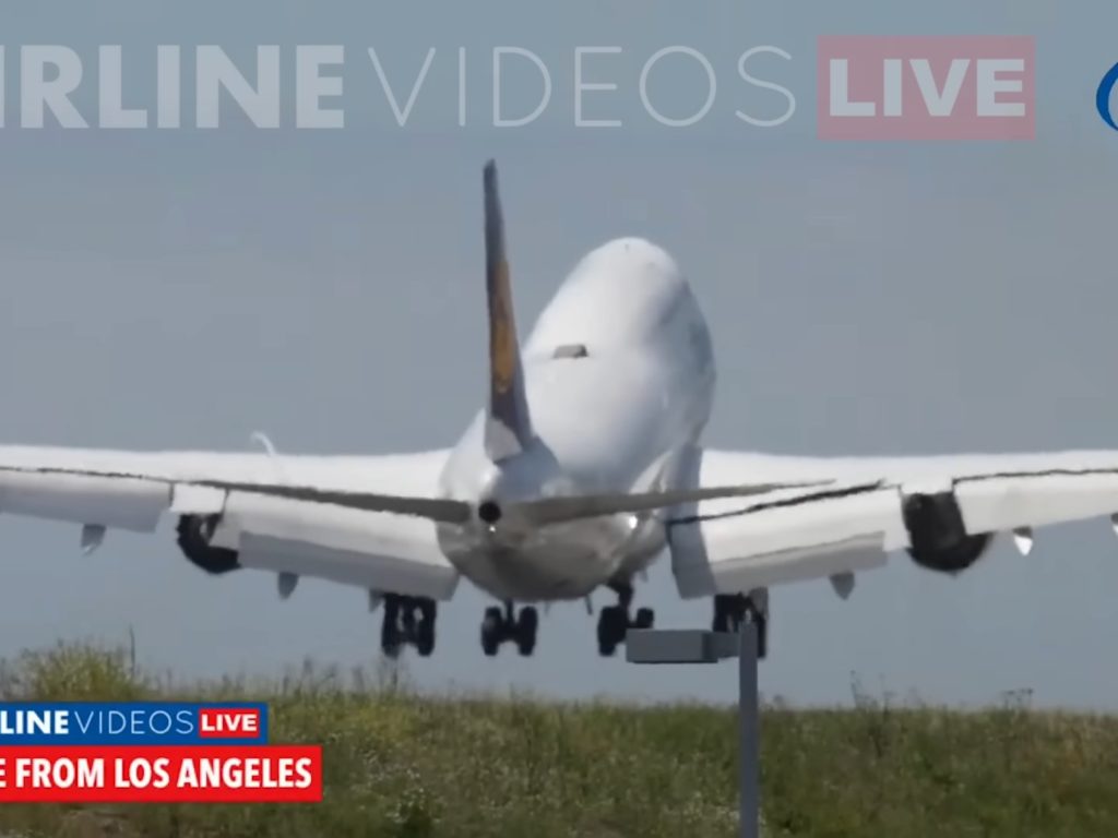 Avión rebota en la pista durante el aterrizaje: terror a bordo