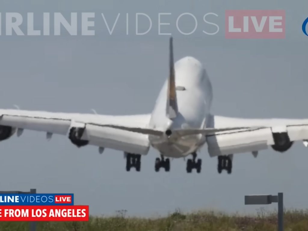 Avión rebota en la pista durante el aterrizaje: terror a bordo