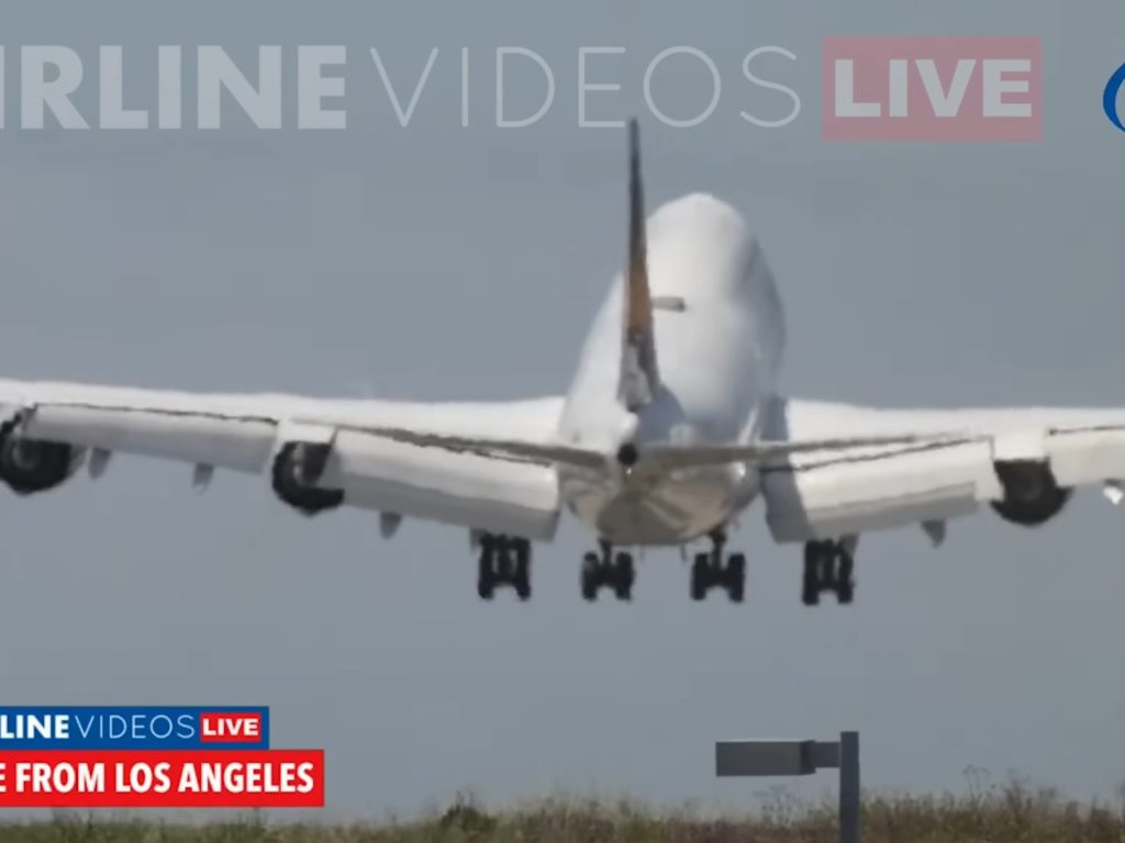 Avión rebota en la pista durante el aterrizaje: terror a bordo