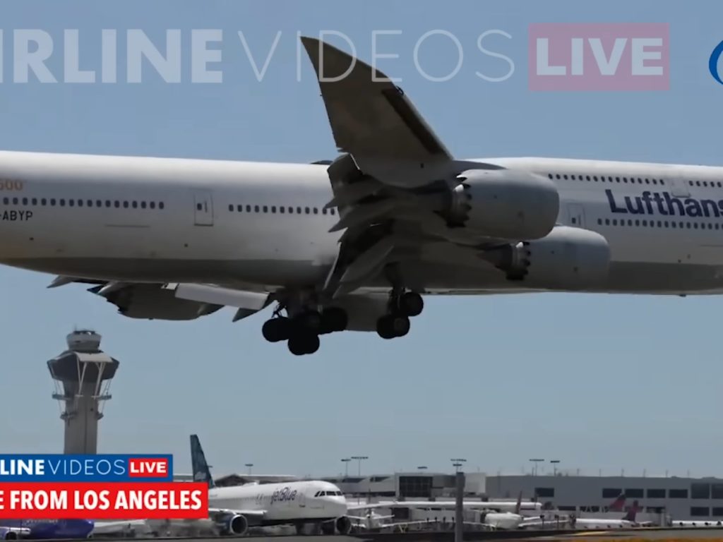 Avión rebota en la pista durante el aterrizaje: terror a bordo