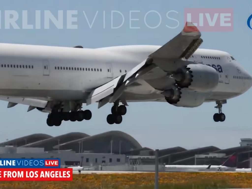 Avión rebota en la pista durante el aterrizaje: terror a bordo