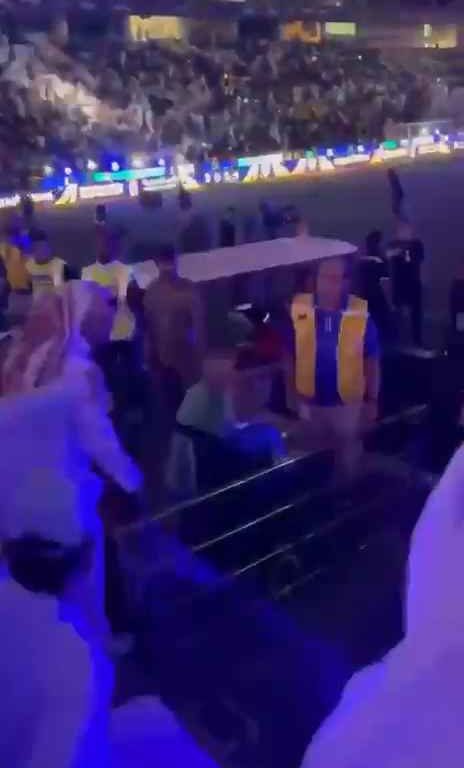 Saudi-Arabien: Fan wütend über Niederlage peitscht Spieler aus