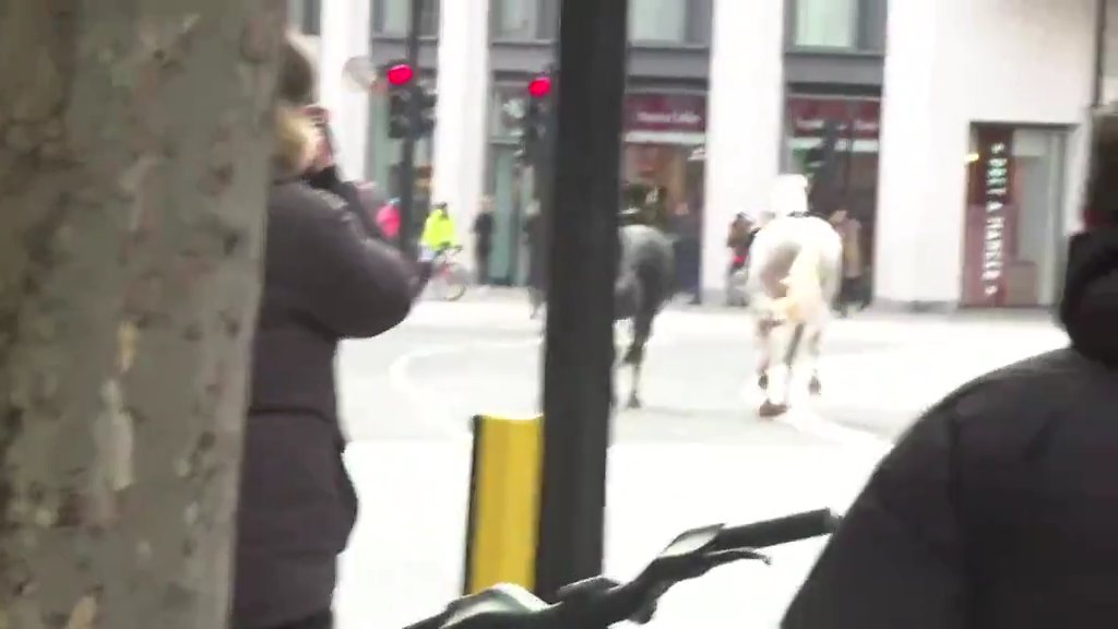 Sie lösen in einem Londoner Video Panik aus