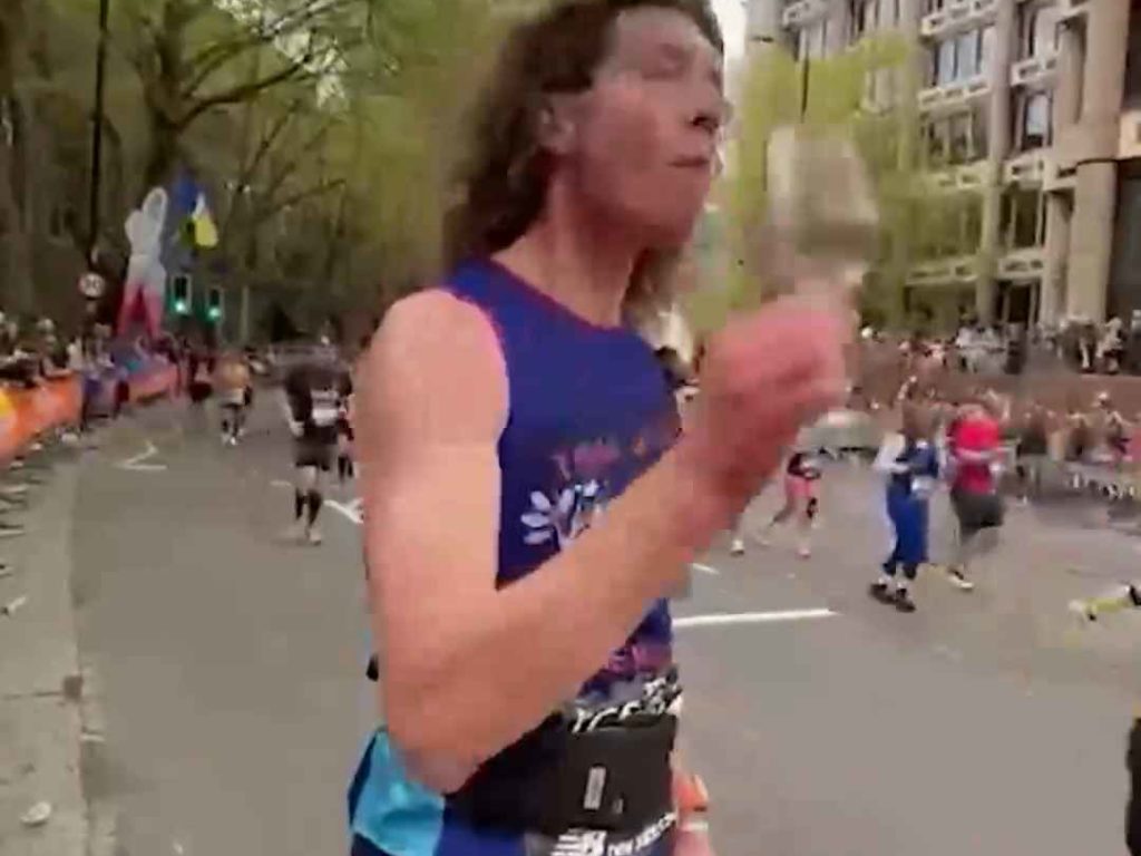 Il court le marathon, boit 25 verres de vin et arrive sobre : c'est pour ça qu'il l'a fait