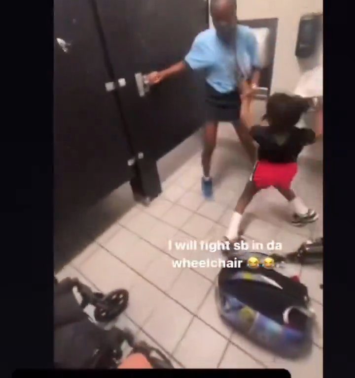 Un jeune handicapé de 12 ans battu par des intimidateurs, la vidéo cruelle devient virale parmi ses camarades de classe