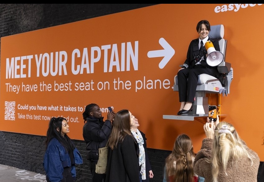 EasyJet busca pilotos de aerolíneas y pone a prueba sus habilidades con un videojuego online