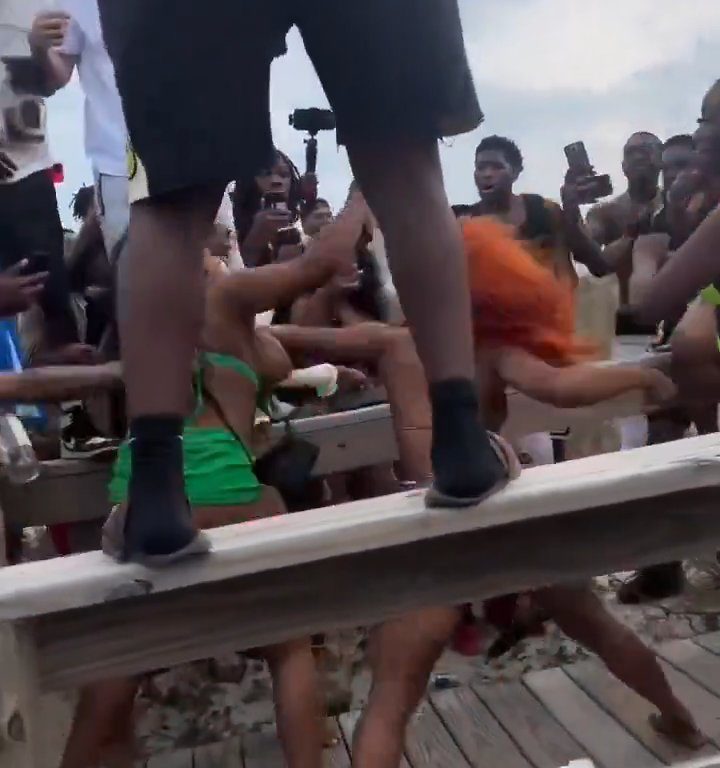 Beach party dégénère, bagarre entre femmes seins nus : vidéo virale