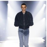 Los jeans manchados de orina son una ganga a pesar del precio.