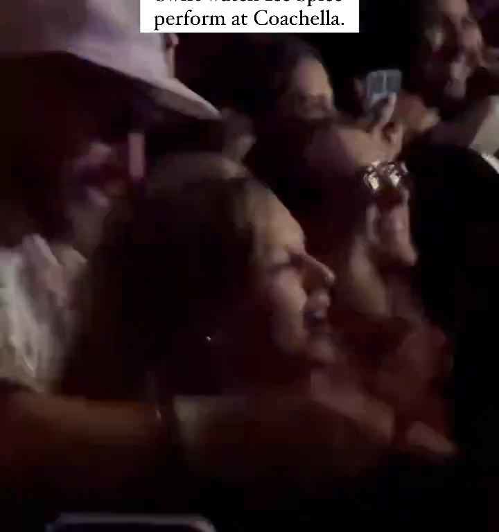 Le fougueux Travis Kelce embrasse furieusement Taylor Swift à Coachella 2024