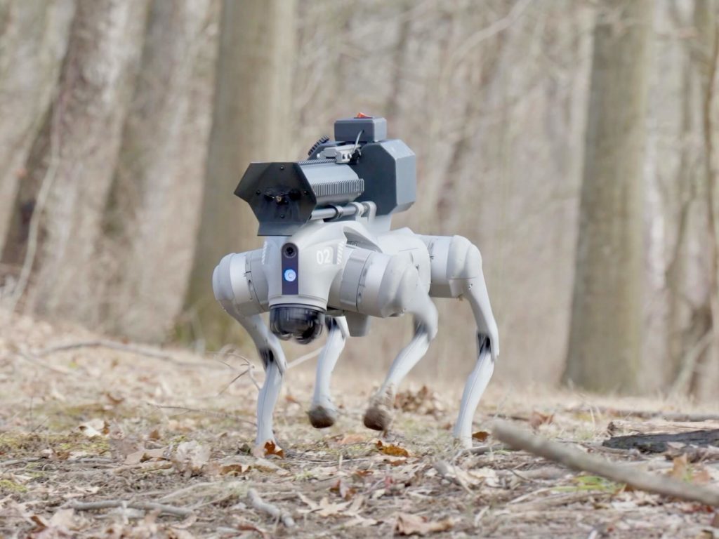 Le Thermonator, un chien robot de défense avec lance-flammes, est en promotion : voici le prix