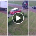 La vergonzosa inversión de un camión, el conductor desiste: la maniobra la hace un transeúnte