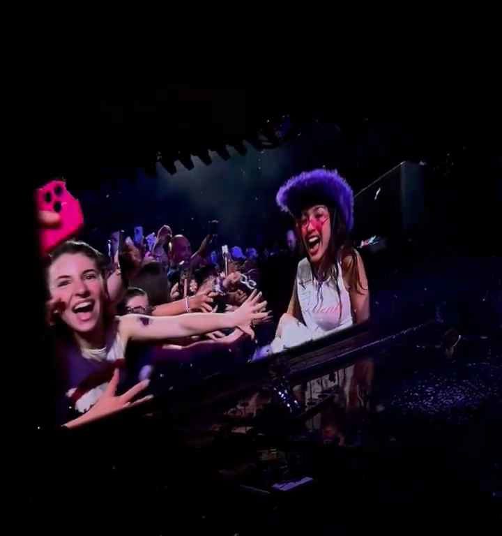 Olivia Rodrigo recibe un puñetazo en la cara por parte de un fan en el concierto