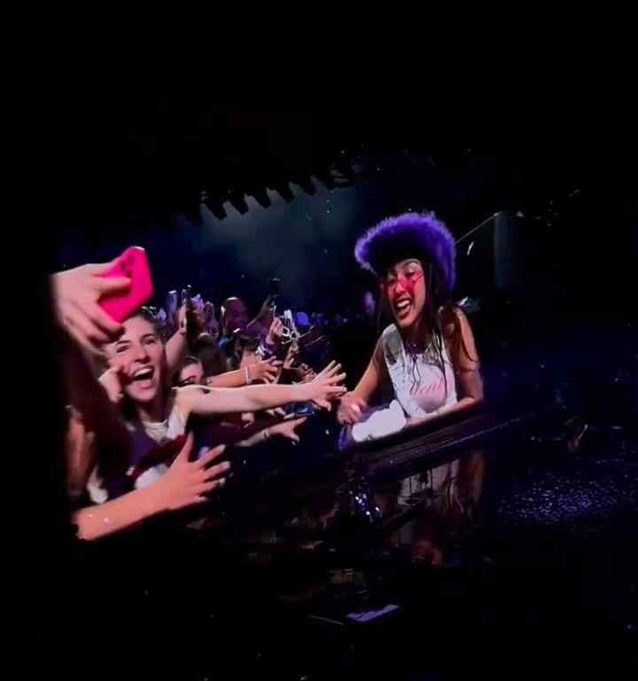 Olivia Rodrigo recibe un puñetazo en la cara por parte de un fan en el concierto