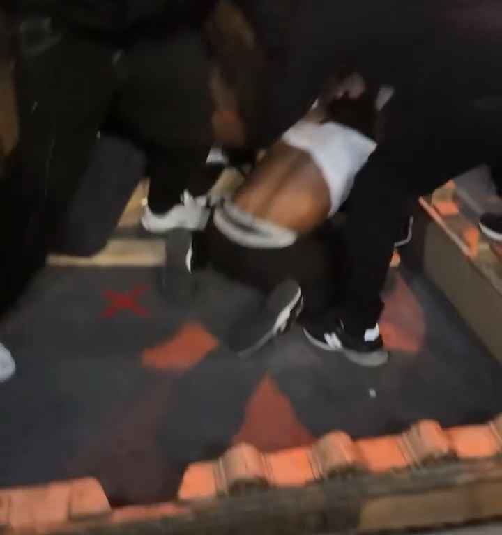 Tapoter les fesses du rappeur Stunna Girl pendant un concert : une bagarre éclate