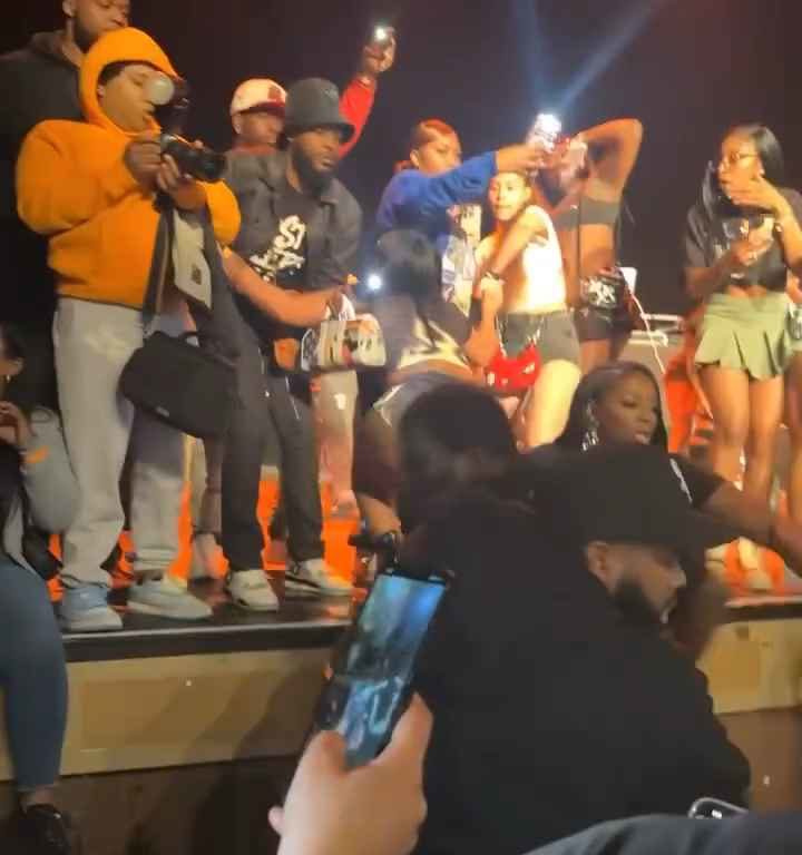 Tapoter les fesses du rappeur Stunna Girl pendant un concert : une bagarre éclate