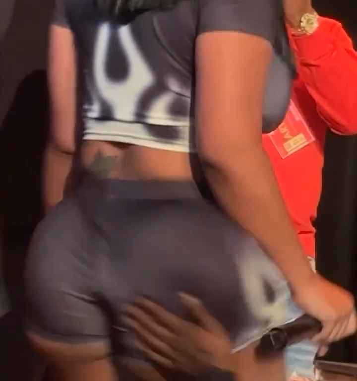 Tapoter les fesses du rappeur Stunna Girl pendant un concert : une bagarre éclate