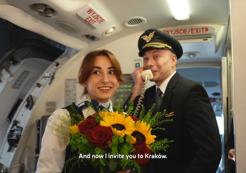 Pilot macht der Stewardess einen Heiratsantrag: Das Video geht viral