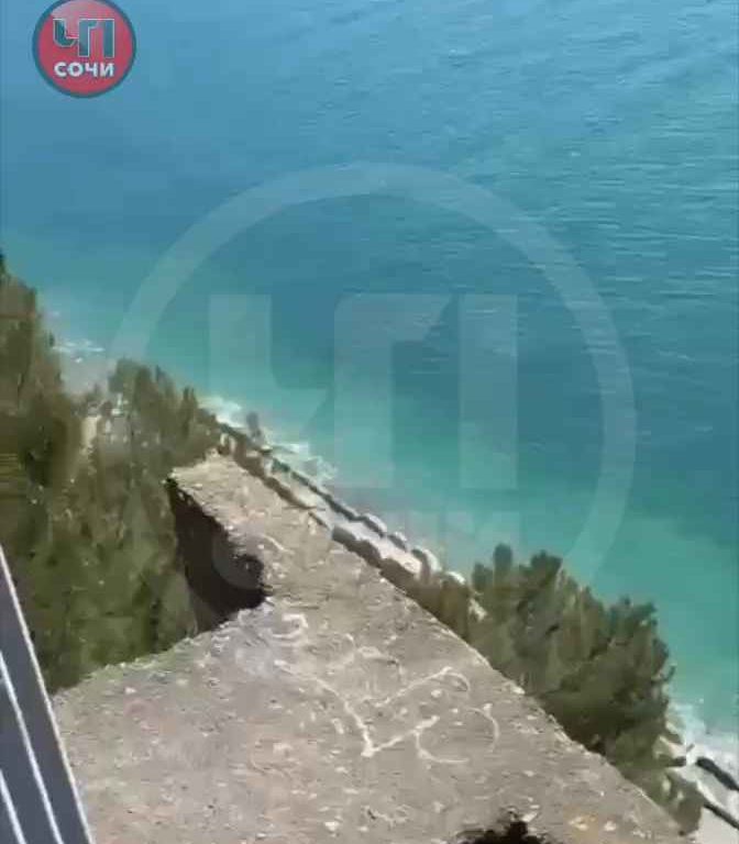 Turista cae de un barranco para hacerse un selfie en el último dramático vídeo