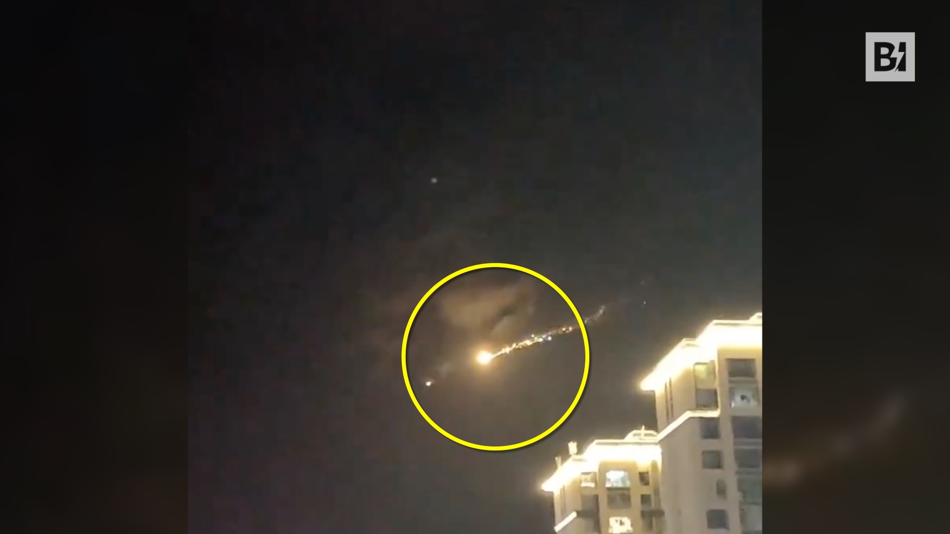 Mistero in Cina, scia luminosa appare in cielo…