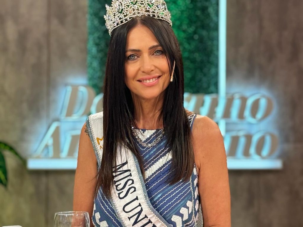 Una mujer de 60 años aspira a convertirse en la concursante de Miss Universo de mayor edad